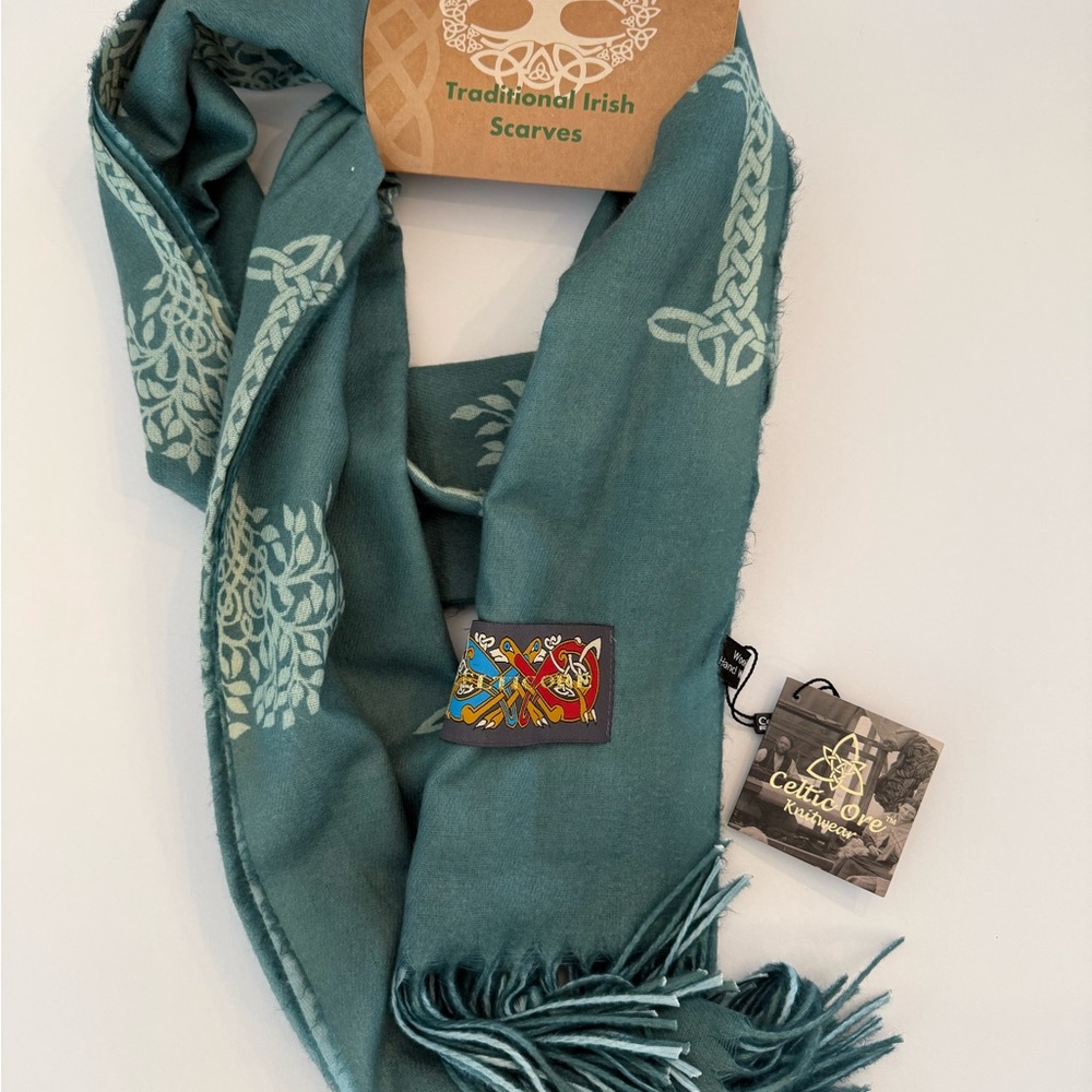 NWT Celtic Ore Women’s Irish Scarf